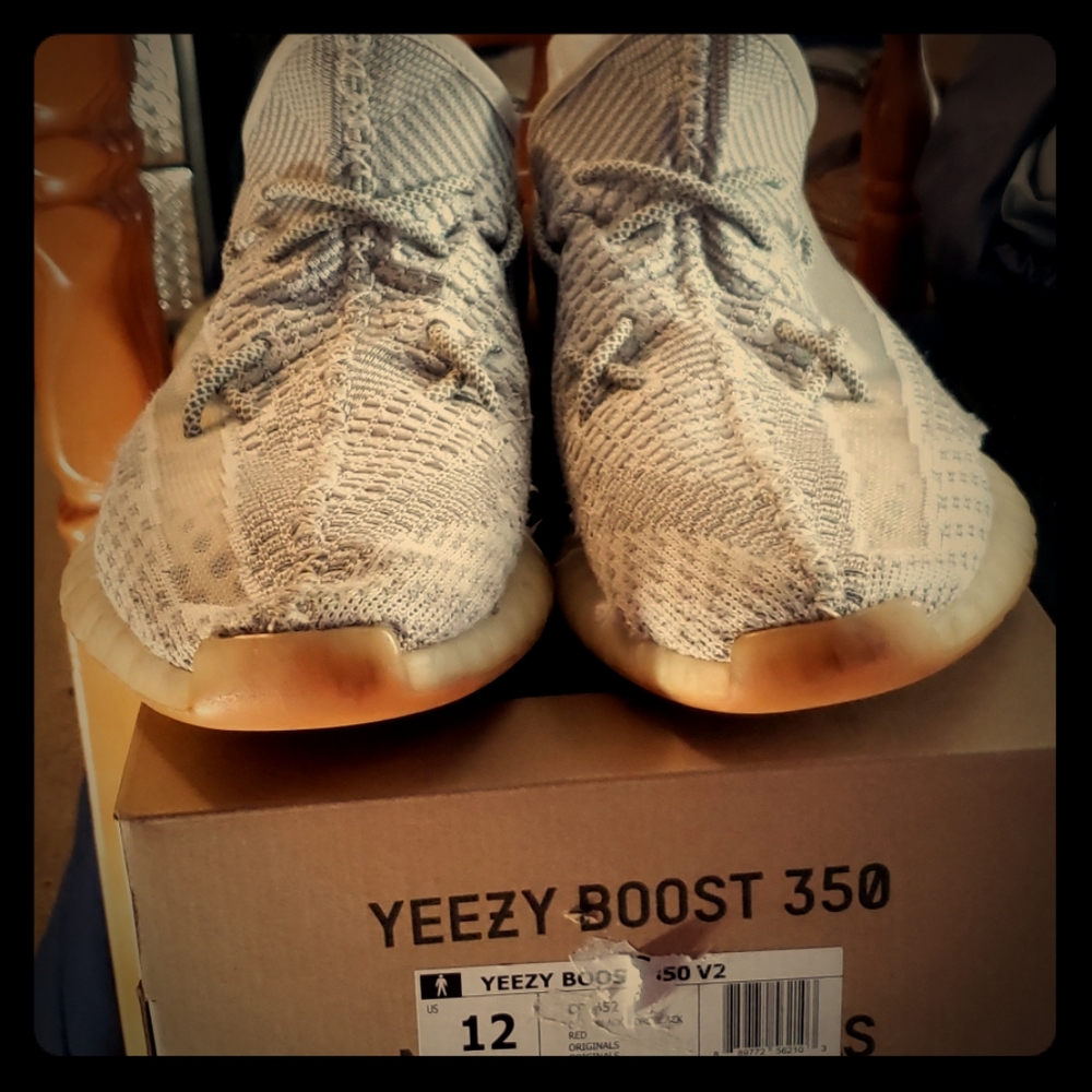 Yeezy boost 350 v2